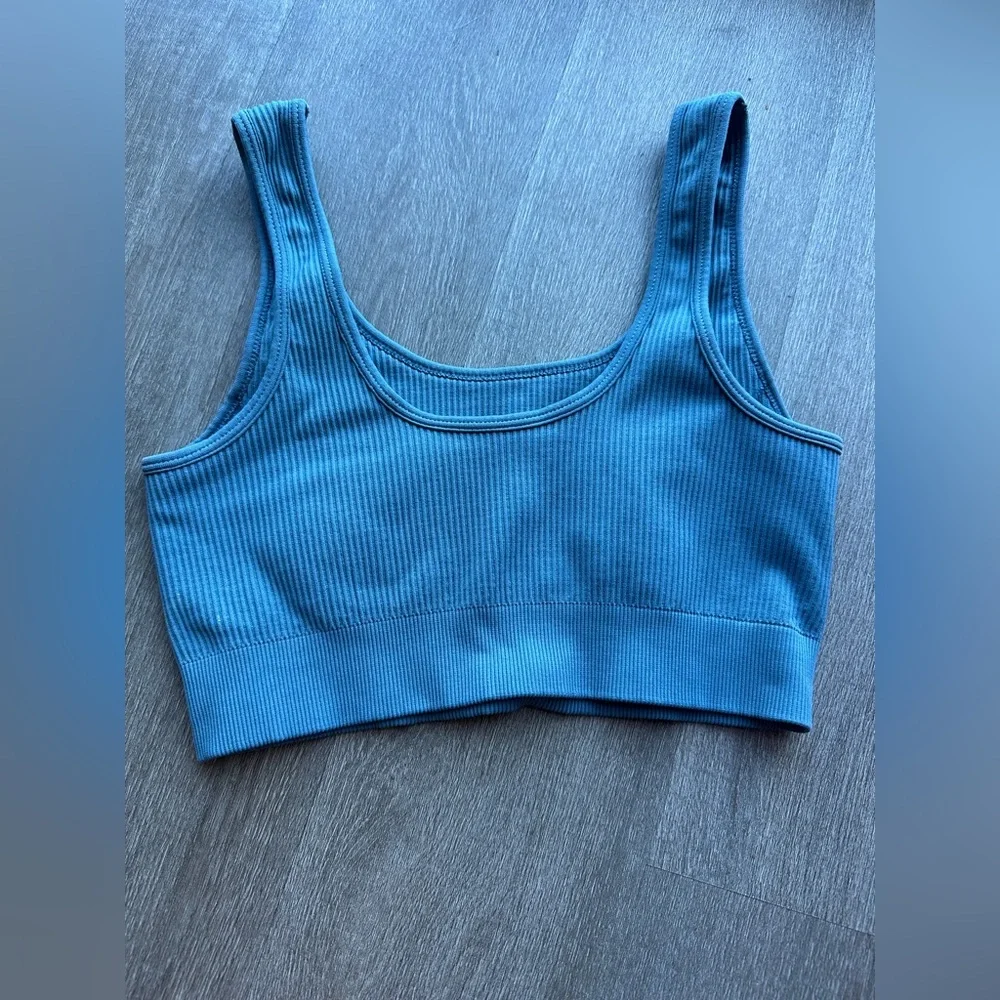 Blue Ribbed Seamless Workout Set (Sports Bra + High-Waisted Shorts) 💙 - Picture 5 of 6